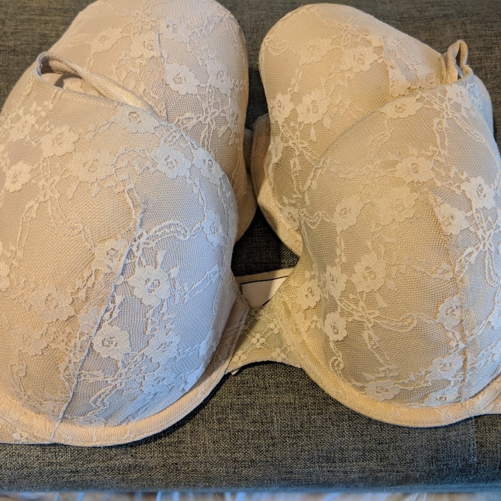 Victoria secret ivory lace bras 38 c (2)